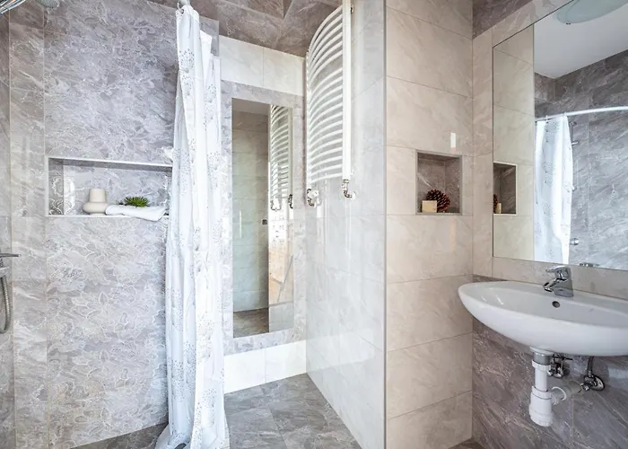 Prestige Krupowki 36/9 아파트 *